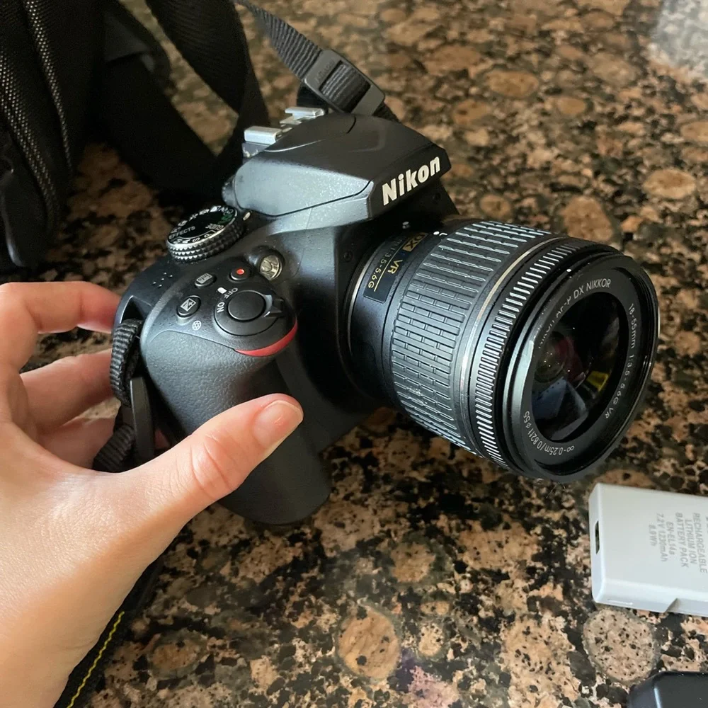 Nikon D3400 Camera with additional lens & original paperwork, bag, charger etc